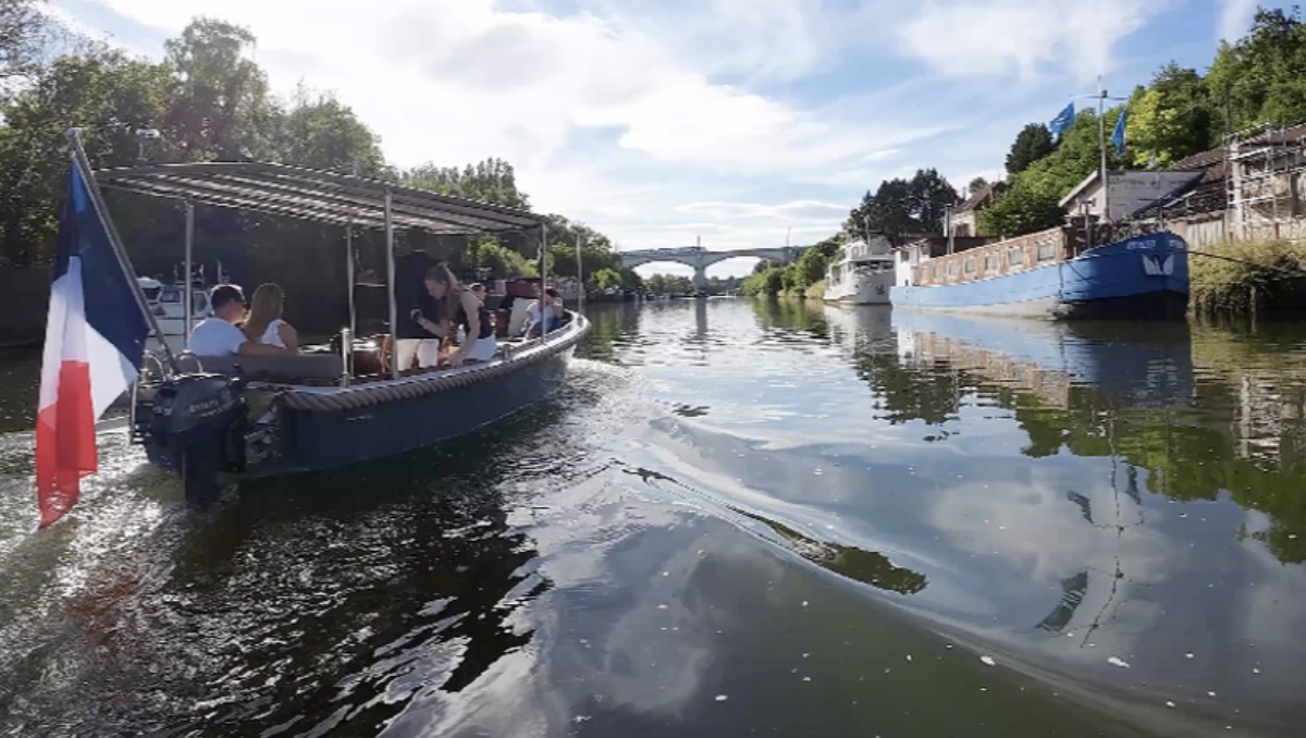 Croisière en bateau sur les bords de la Seine et du Loing